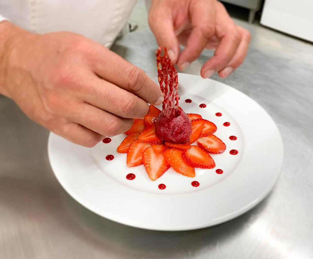 Logis Hotel - Restaurant Le Tulipier ヴィエンヌ・ル・シャトー エクステリア 写真