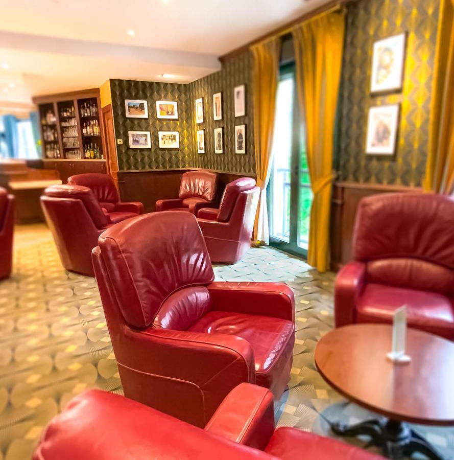 Logis Hotel - Restaurant Le Tulipier ヴィエンヌ・ル・シャトー エクステリア 写真