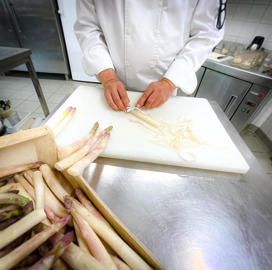 Logis Hotel - Restaurant Le Tulipier ヴィエンヌ・ル・シャトー エクステリア 写真