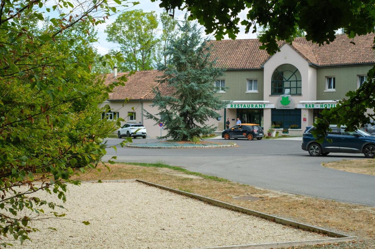 Logis Hotel - Restaurant Le Tulipier ヴィエンヌ・ル・シャトー エクステリア 写真