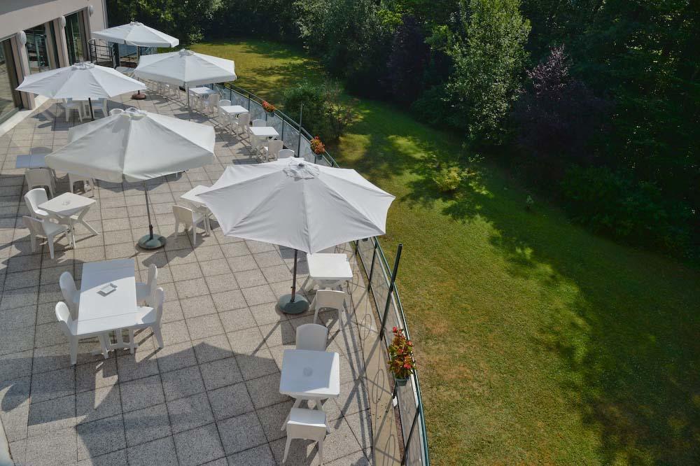 Logis Hotel - Restaurant Le Tulipier ヴィエンヌ・ル・シャトー エクステリア 写真