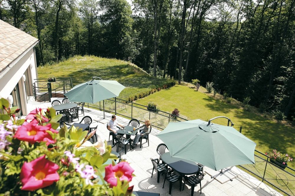 Logis Hotel - Restaurant Le Tulipier ヴィエンヌ・ル・シャトー エクステリア 写真
